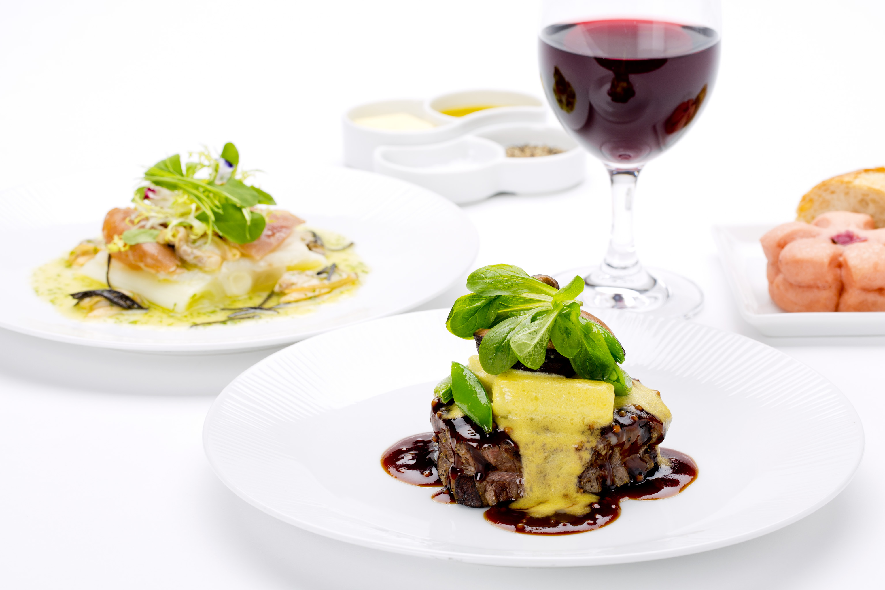 Western cuisine in collaboration with Regent Singapore on flights from Singapore